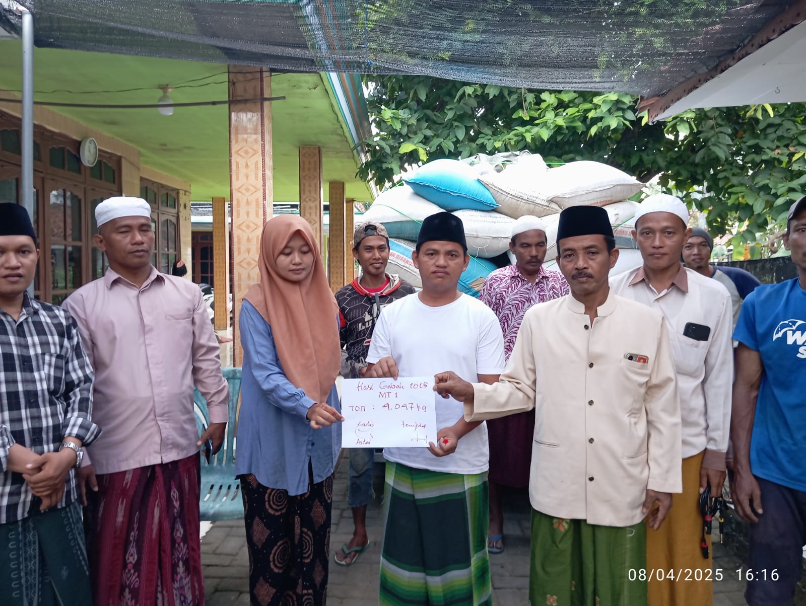 Desa Karang Gayam Catat Rekor Panen 4 Ton Gabah, PADes dan Kesejahteraan Warga Meningkat