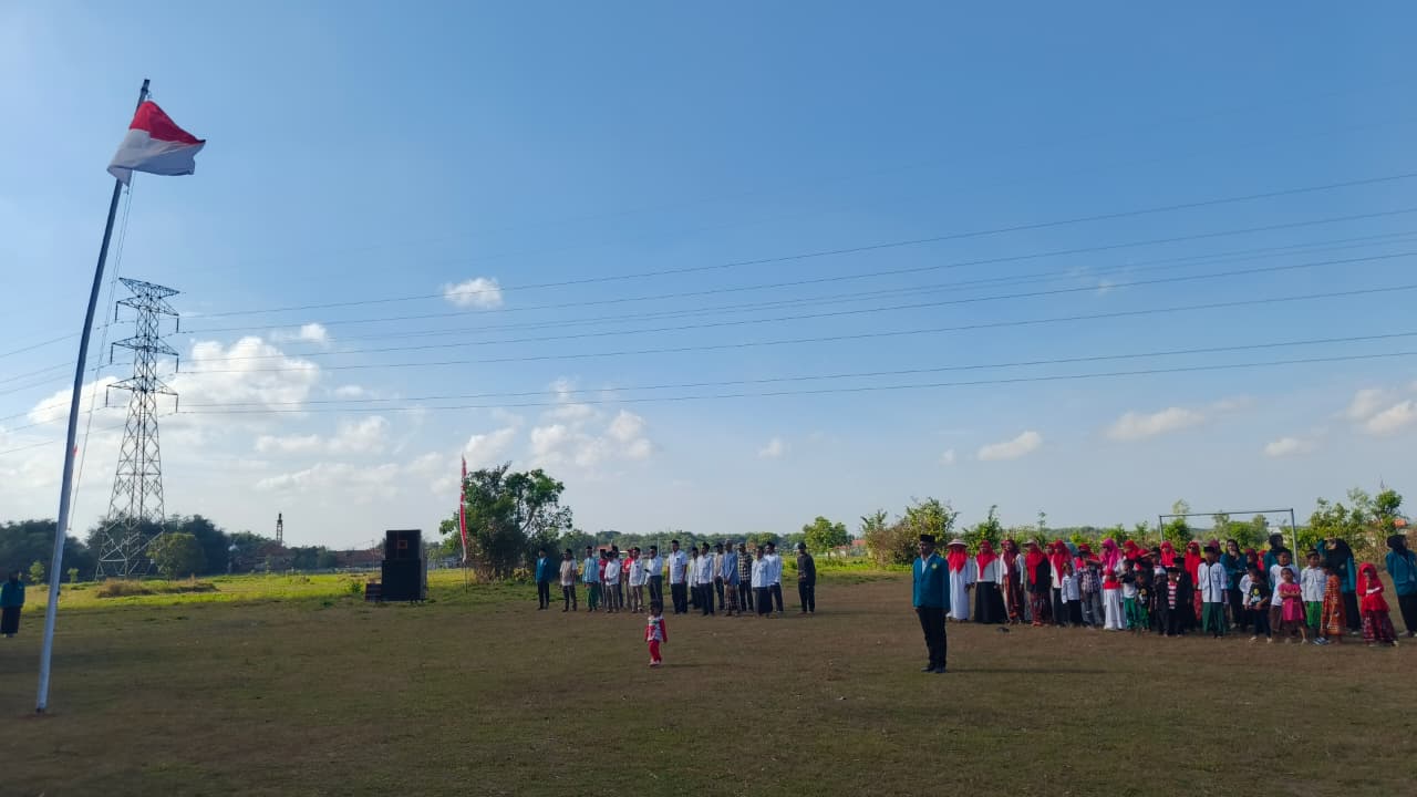 Upacara HUT RI ke-80 Tahun 2025 di Desa Karang Gayam Berlangsung Khidmat