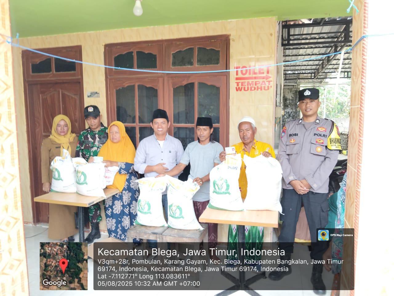 Sebagai Wujud Tanggung Jawab, Pemdes Karang Gayam Salurkan Bantuan Pangan kepada 370 KPM